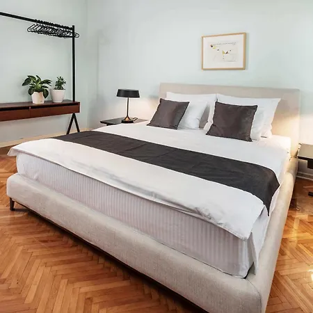 Two Bedroom With The Free Parking Apartment Belgrade