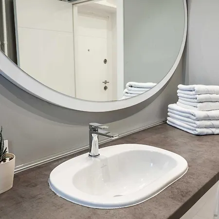 Two Bedroom With The Free Parking Apartment Belgrade