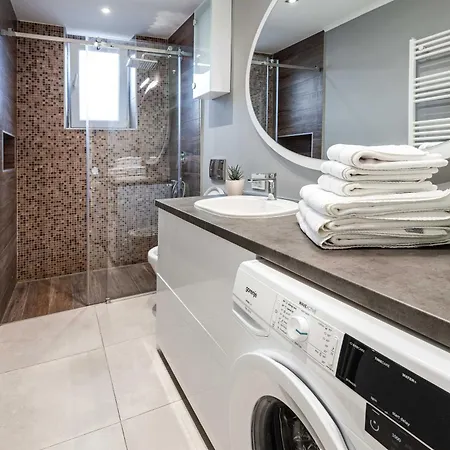 Two Bedroom With The Free Parking Apartment Belgrade