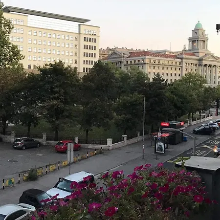 Two Bedroom With The Free Parking Apartament *